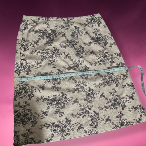 Helen Wang Embroidered Daisy Floral Pencil Skirt with Ribbon Detail Size 4 - Picture 10 of 12